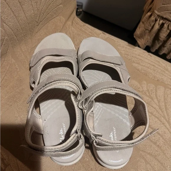 Clarks Women's Sandals - Cream - Picture 4 of 16